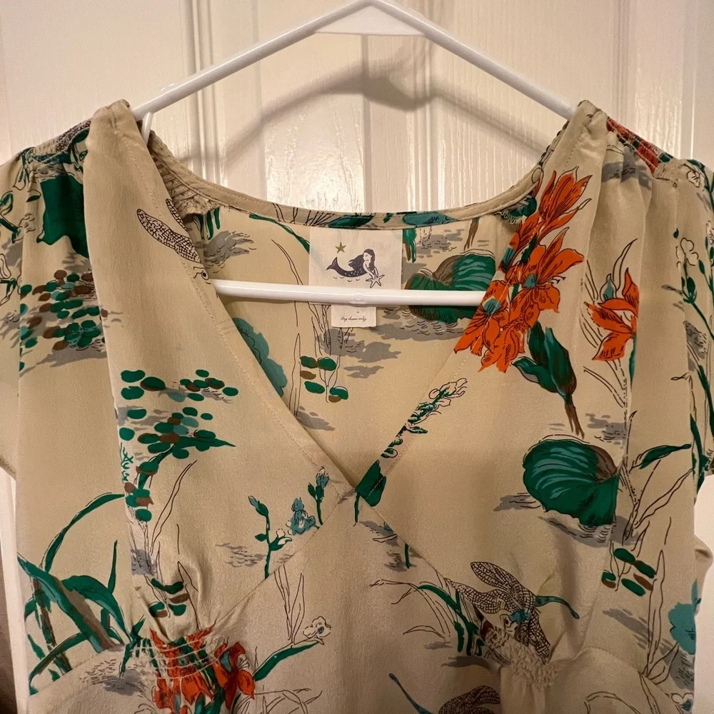 Anthropologie Floral Silk Blouse | Size 6 | V-Neck Flutter Sleeve Cream Top - Picture 6 of 10